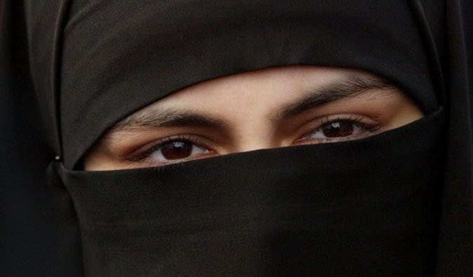 Во Франции за год запрета паранджи оштрафовали 300 мусульманок