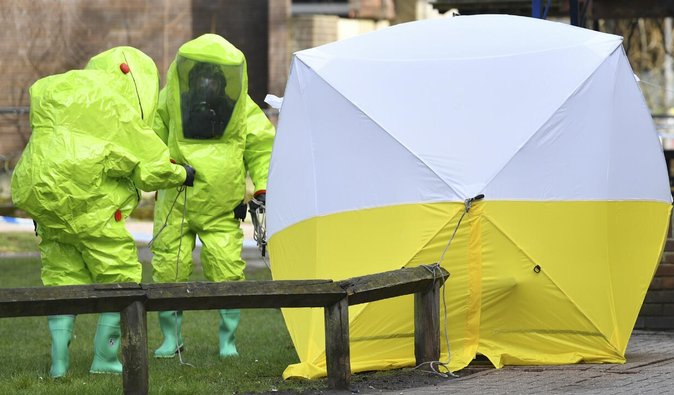 Британия официально обвинила Путина в отравлении Скрипалей веществом "Новичок"