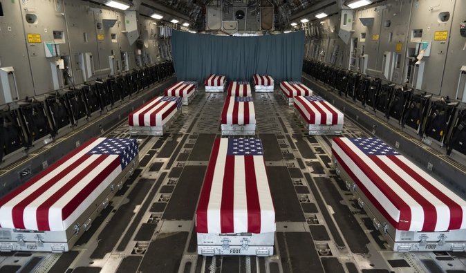 "За критику Байдена": Facebook удалил аккаунт матери погибшего морпеха в Кабуле (фото)