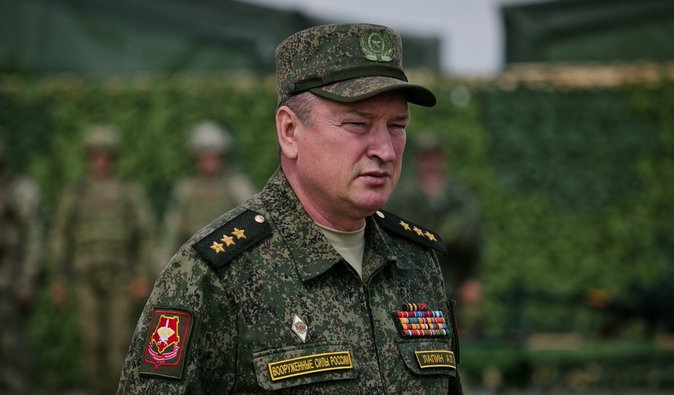 Критиковали Кадыров и Пригожин: в РФ оборонный комитет возглавит генерал, "отличившийся" провалами