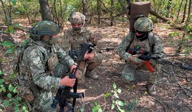 "Настойчиво лезет": ВС РФ все глубже проникают в Константиновку, — Deepstate (карта)