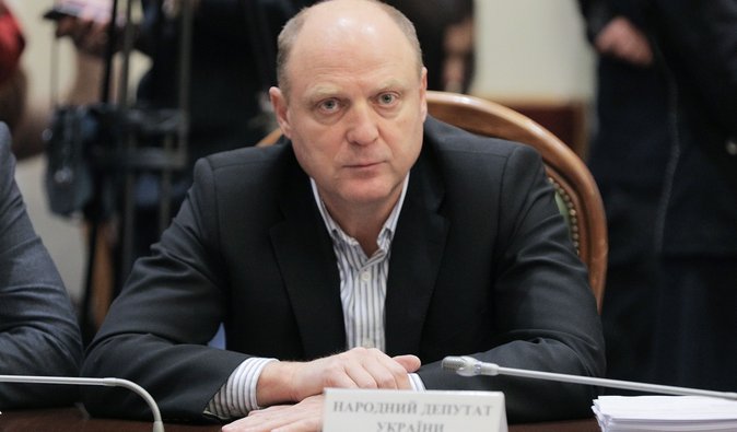 "Не должен ходить в рваных штанах": нардеп Бурмич, у которого 5 квартир, объяснил повышение выплат депутатам