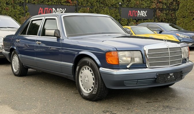 Їх випустили лише 349: у Києві продають броньований Mercedes 90-х із малим пробігом (фото)