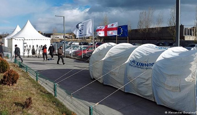 "Покажем, как надо голодать" В Грузии сторонники и противники Саакашвили решили выяснить, кто лучше голодает (видео)