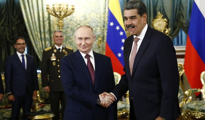 Почему Путин не отреагировал на захват Мадуро и не будет помогать Ирану, — СМИ