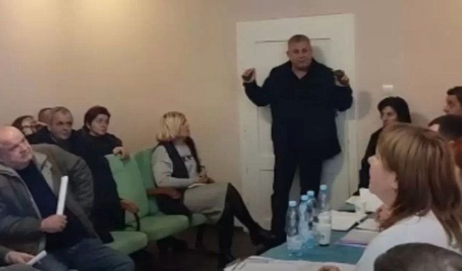 Погибли двое: депутату, взорвавшему гранаты в сельсовете Закарпатья, грозит пожизненный срок