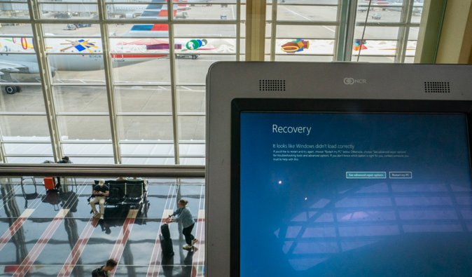 "Наслідки будуть колосальними": що відомо про глобальний збій через CrowdStrike в Україні та світі