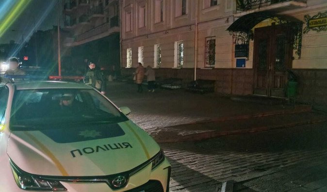 В Киеве возле приемной Координационного штаба нашли неизвестный "радиомаячок" (фото)