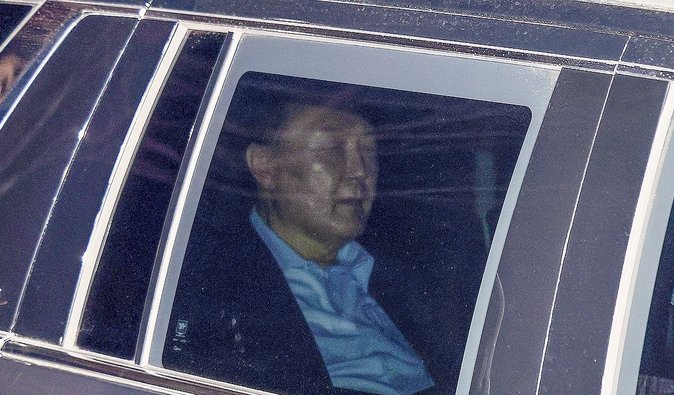 Суд в Сеуле арестовал президента Южной Кореи Юн Сок Еля: что известно