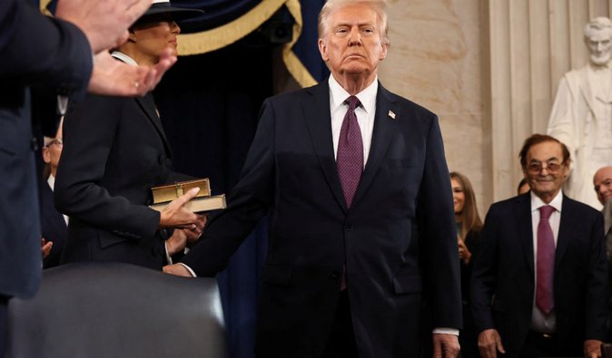 Трамп может оставаться президентом США еще два срока из-за лазейки в Конституции, — Daily Mail