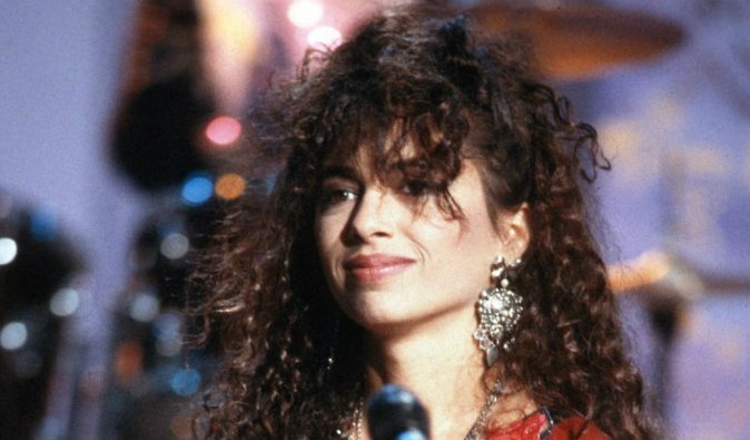 Зовсім не впізнати: легендарна попзірка та акторка 80-х показалася на публіці й викликала шок у шанувальників (фото)