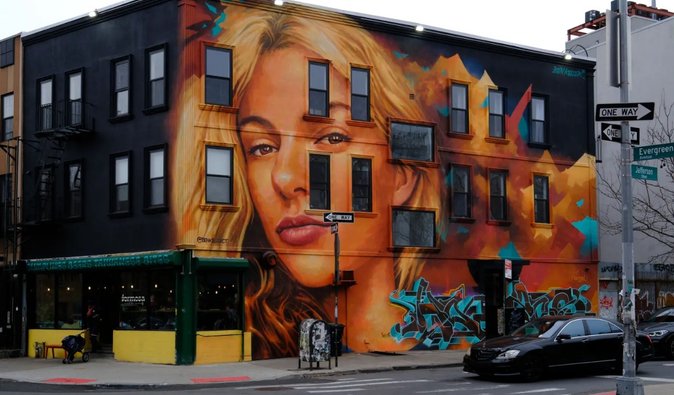 У Нью-Йорку з'явився мурал, з портретом вбитої української біженки Ірини Заруцької (фото)