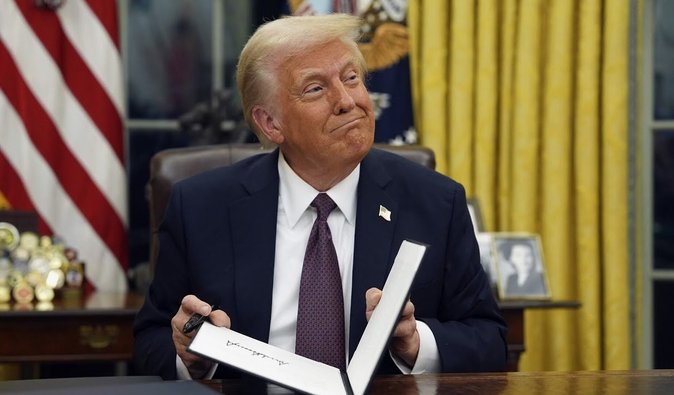 Переговоры во Флориде: Трамп давит на Украину и дублирует риторику Кремля, — CNN