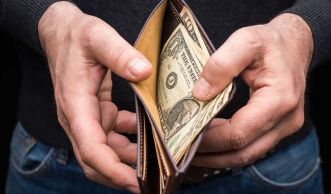 Новый рекорд: курс доллара впервые превысил 43 гривны