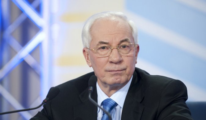 Азаров не прокомментировал миллионный госдолг за ремонт львовских дорог перед Евро-2012