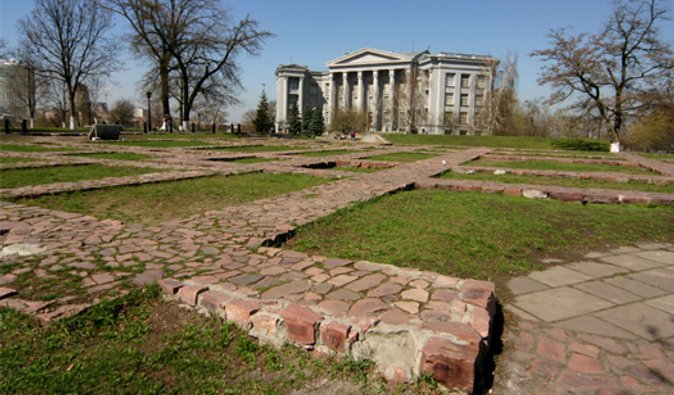 Сегодня начнут консервировать фундамент Десятинной церкви