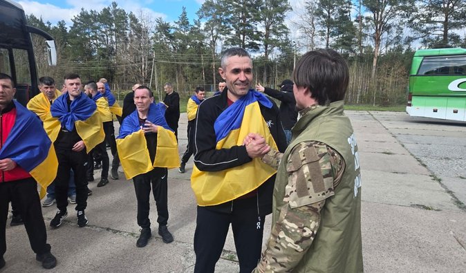 Зеленський повідомив про обмін полоненими: повернули 193 бійців, більшість врятували з Чечні (фото)