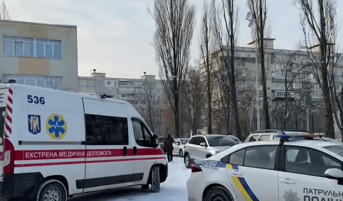 "Детей не выпускали из классов": появились новые подробности нападения подростка в киевской школе
