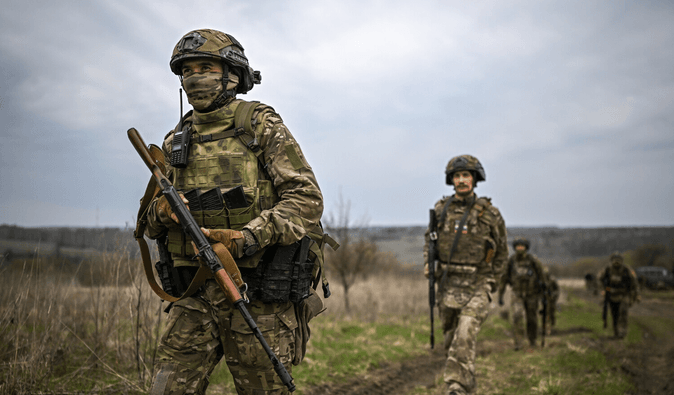 Летнее наступление России может сорваться из-за кадрового дефицита в армии, — Bloomberg