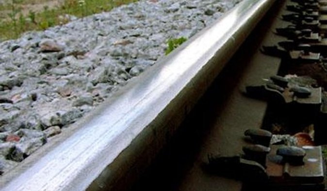 Поезд Харьков-Ивано-Франковск столкнулся с КамАЗом