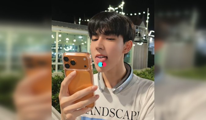 "Свайпать" языком на iPhone: в обновлении iOS 26 нашли интересную деталь (видео)