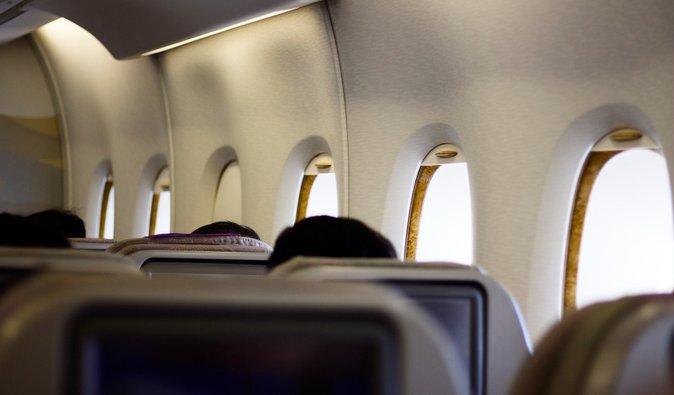 Пилот попросил пассажиров посмотреть в окно: дальше произошло невероятное (видео)