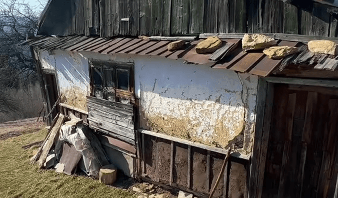 В горах нашли дом бабушки, которая прожила 90 лет без цивилизации: что она рассказывает (фото)