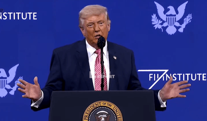 "Куба следующая": Трамп проговорился и сразу попросил СМИ не разглашать информацию (видео)