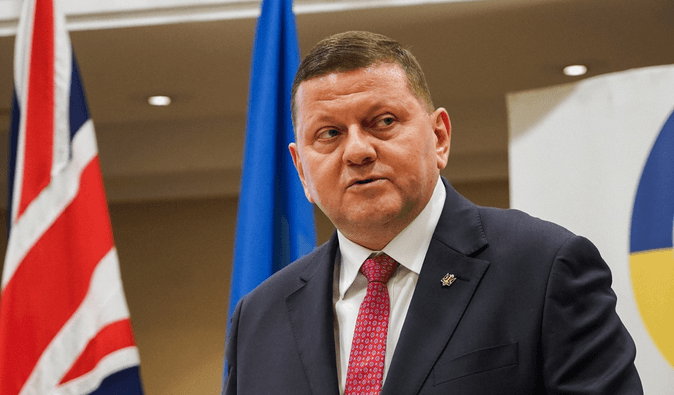 Залужный заявил об обыске СБУ и сопротивлении плану наступления: какая реакция власти и сети (видео)