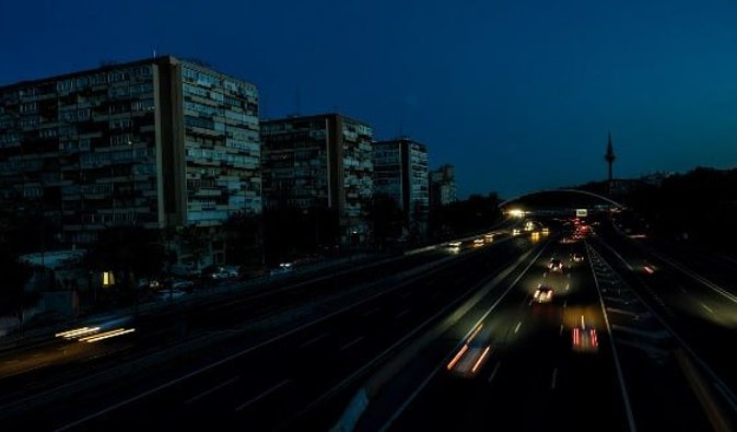 "12 на 12 – оптимальный вариант": эксперт рассказал, сколько продолжатся отключения света