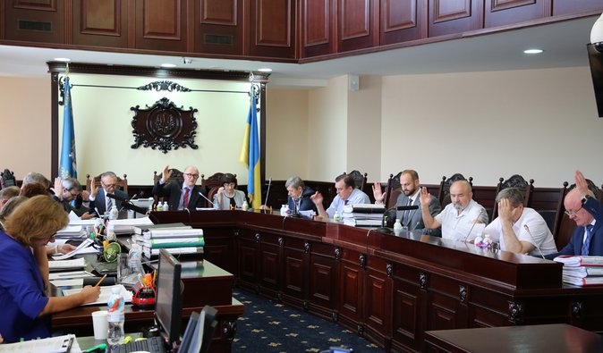 Давай по новой, все нелегитимно. Почему Украине может понадобиться заново создавать Антикоррупционный суд