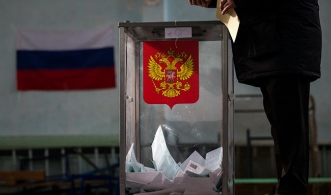 На виборчі дільниці в РФ завезли ручки з чорнилом, що зникає, — ЗМІ (відео)