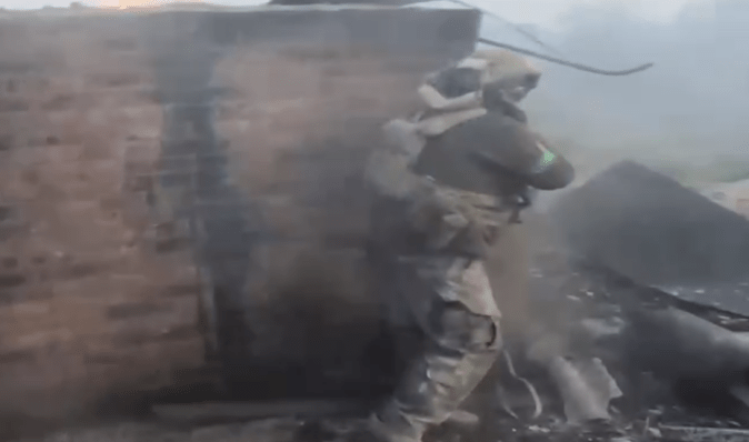 Три часа адского боя: шесть пограничников отбили наступление оккупантов в Бахмуте (видео)