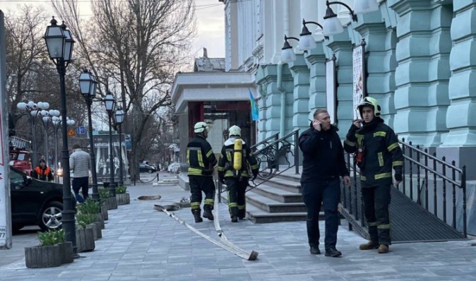 50 млн грн на реконструкцию: в Одессе горел Украинский театр (видео)