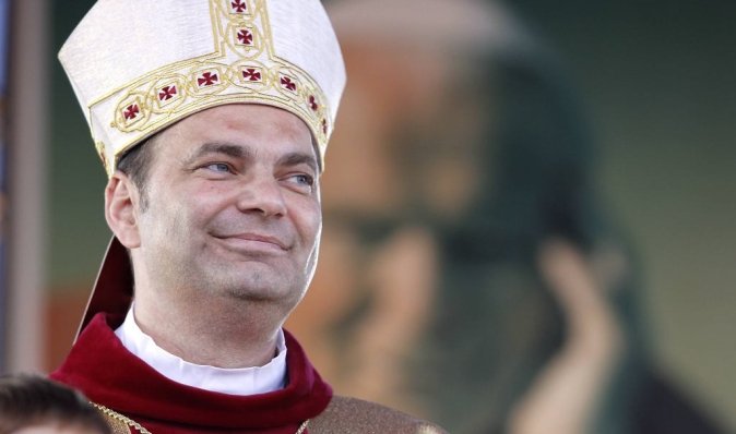 У гей-оргіях звинувачують єпископа: гучний секс-скандал в парафії в Польщі отримав продовження