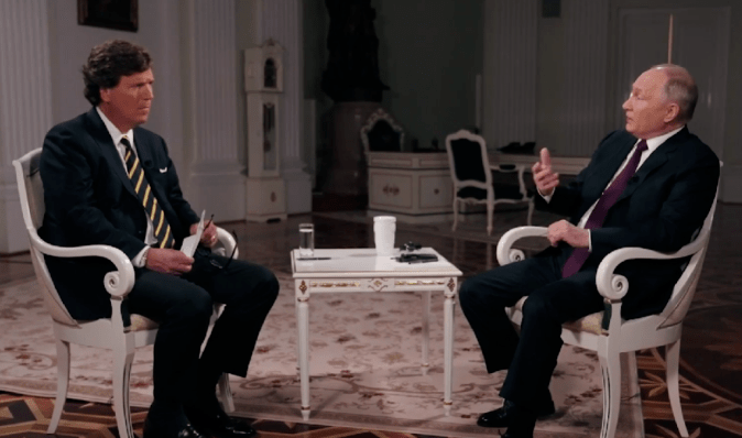 "Найтупіше, що я чув": Такер Карлсон обурився через слова Путіна про Україну (відео)