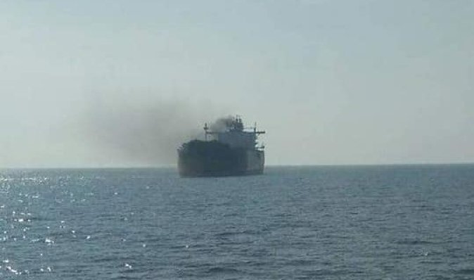 "Борт судна поражен": корабль у берегов Йемена атаковали ракетой (карта)