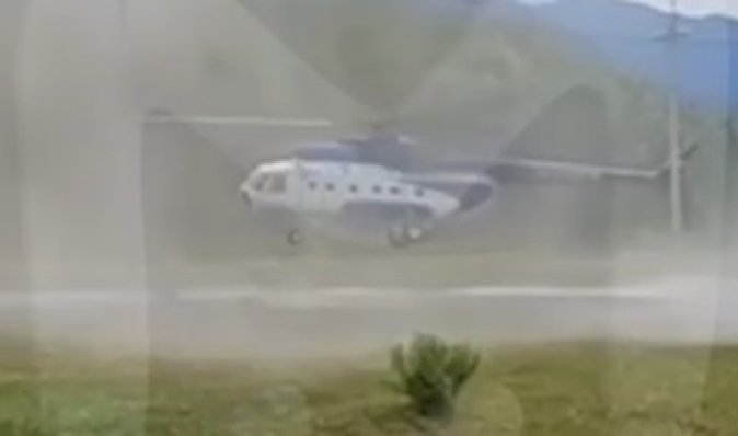 Зачепив дроти: з'явилося відео падіння Мі-8 на Алтаї з пасажирами на борту