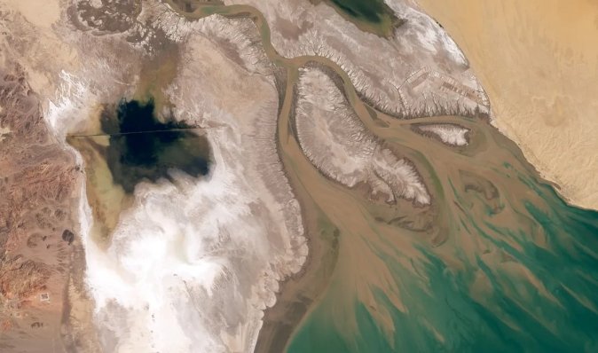 Джерело вологи для 40 млн людей зникає: одна з найважливіших річок Землі більше не досягає моря