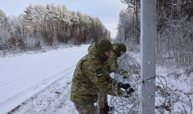 Вертолетные площадки и заграждения: Украина укрепляет границу с Беларусью (фото, видео)