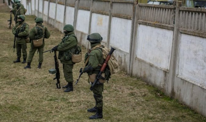 Россияне активно окапываются вдоль побережья Евпатории в ожидании удара ВСУ, — "АТЕШ"