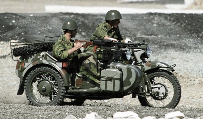 Згодом не виключені "ослики": окупанти пересіли з БМП на мотоцикли, — командир ЗСУ (карти)