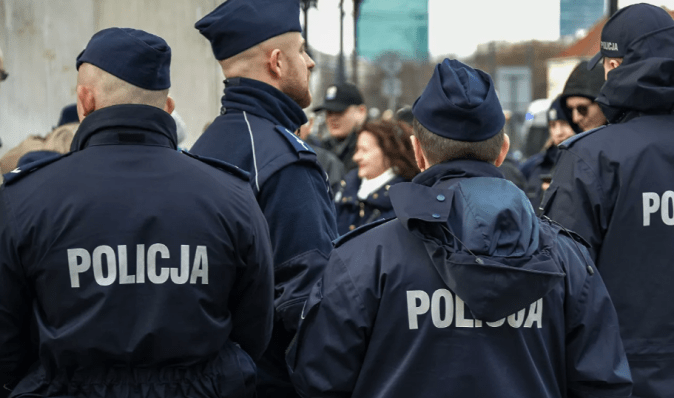 "Висловлювала претензії": у Польщі українець зізнався у вбивстві дружини та дітей