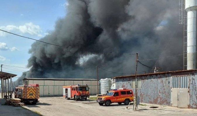 Под Кропивницким пожар на химическом производстве, есть погибший: детали (видео, фото)