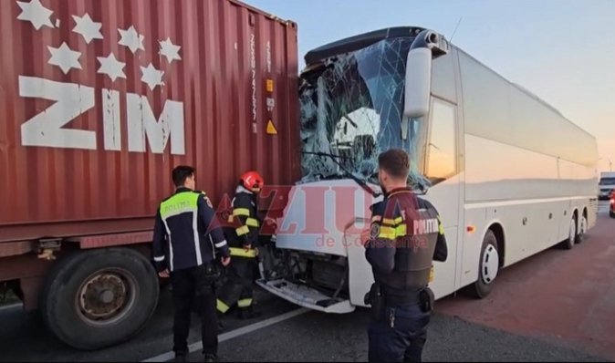 Автобус з українцями потрапив у ДТП в Румунії: багато поранених (фото, відео)