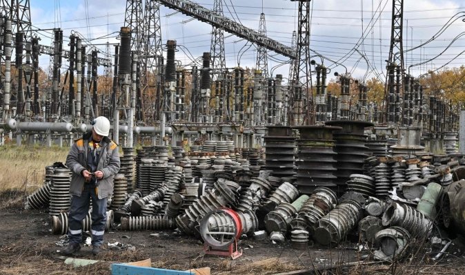ВС РФ повредили объекты энергетики: какие регионы под ударом и какой график отключений