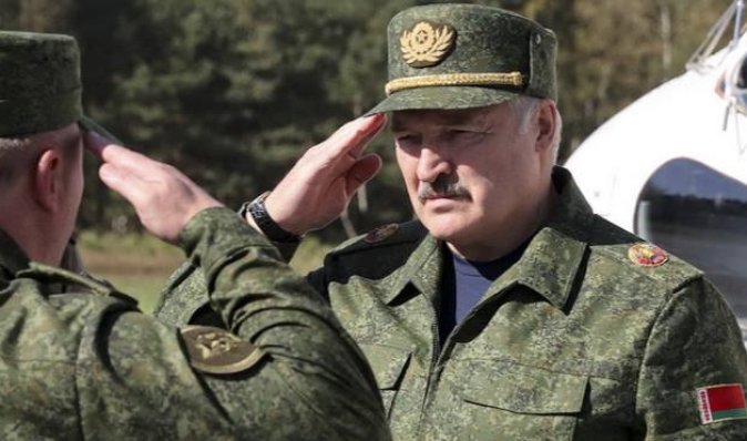 Повістки в Білорусі вручатимуть по СМС: Лукашенко підписав закон