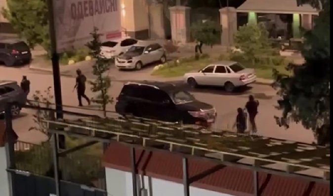 В России снова сообщили о стрельбе в Махачкале: что говорят в МВД (видео)