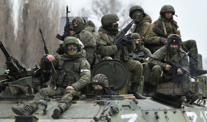 Хочуть наступати на Харків: ЗС РФ бронегрупами другий день атакують Синьківку, — Bild (відео)