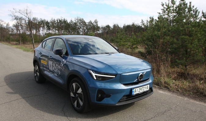 Шведський стиляга: тест-драйв електромобіля Volvo C40 Recharge
